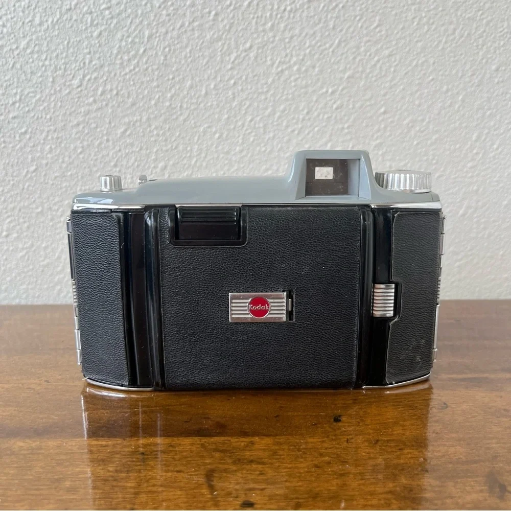 vintage Kodak Tourist Camera - Picture 8 of 10